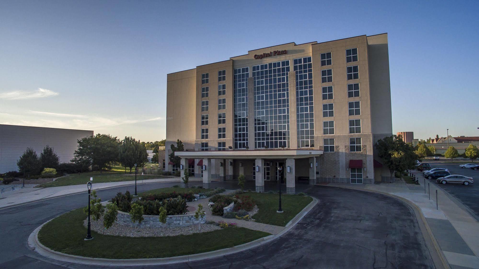 Hotel Topeka At City Center Exterior foto